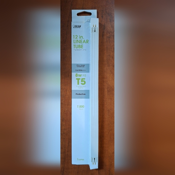 Feit Electric 8 W T5 12 in.   L Fluorescent Bulb Cool White Linear 4100 K 1 pk - Picture 1 of 10